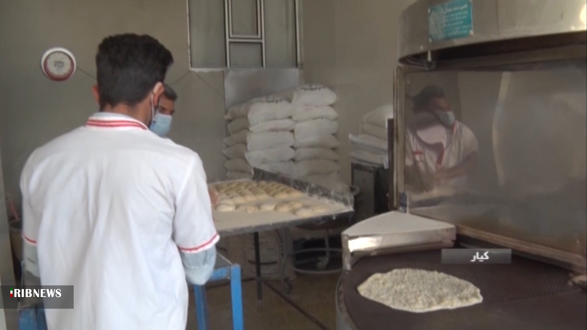 توزیع ۱۲ هزار قرص نانِ صلواتی در شهرستان کیار