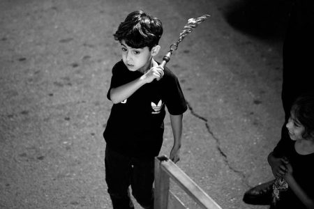 این شهر حسینی ست/ پیر و جوان و کودک در عزای حسینی