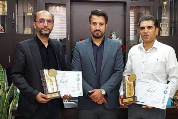 اهدای مدال‌های ملی قهرمانان سرابی به سرداران و سربازان شهید جمهوری اسلامی ایران